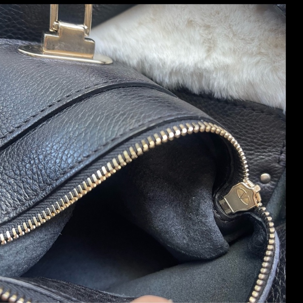 Valentino Garavani Black Hobo Leather Messenger Rockstud Bag - Picture 12 of 15